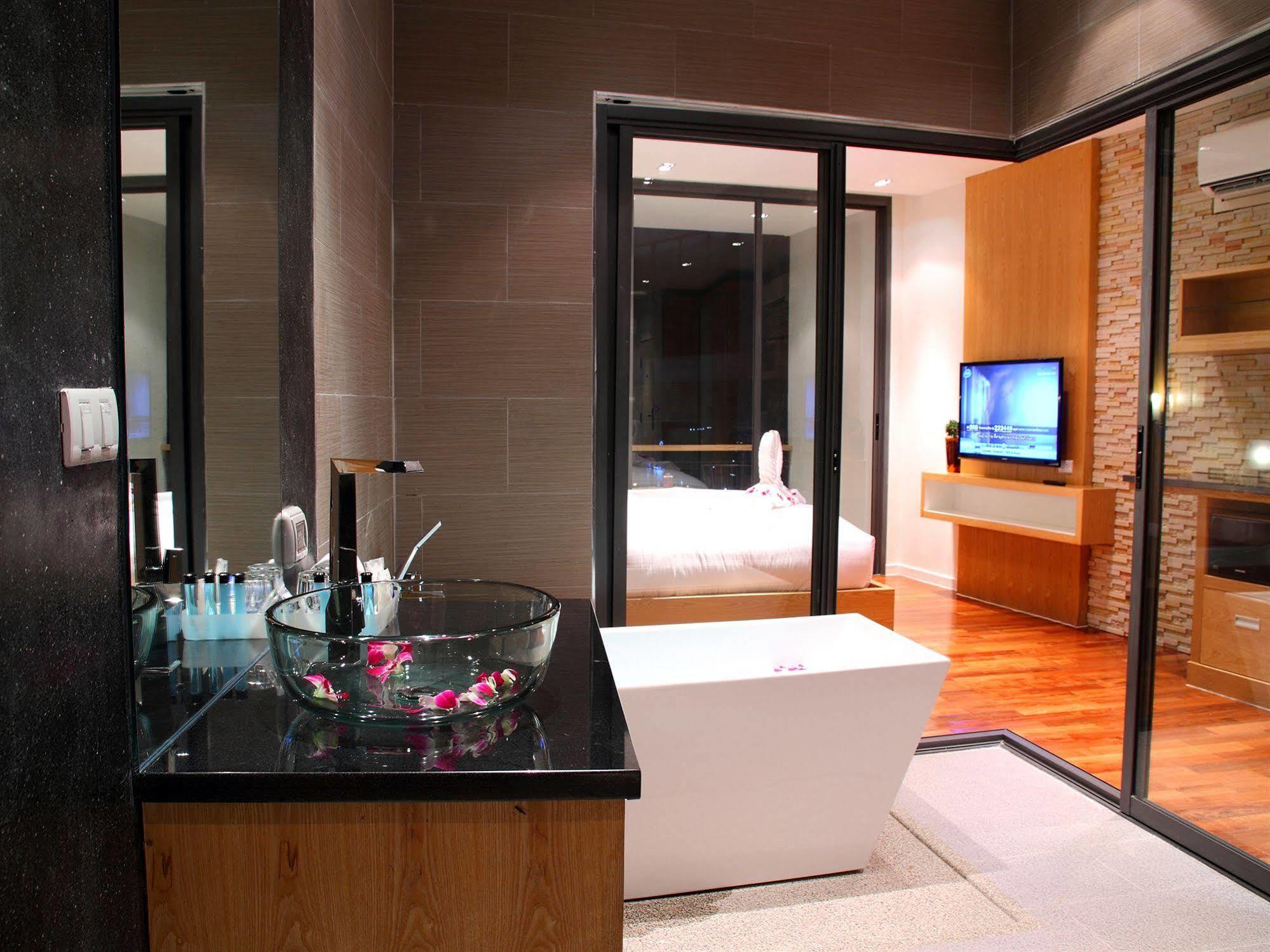 Kamala Resort By Phuket Resort Group מראה חיצוני תמונה